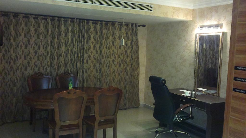 Hotel Sea Palace Kollam Dış mekan fotoğraf