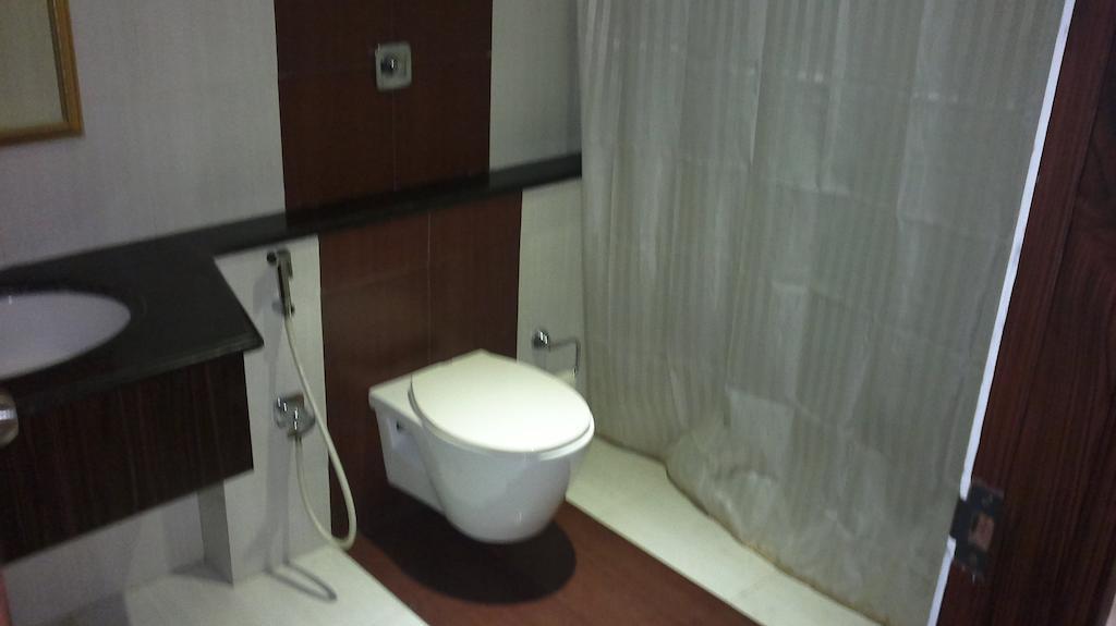 Hotel Sea Palace Kollam Oda fotoğraf